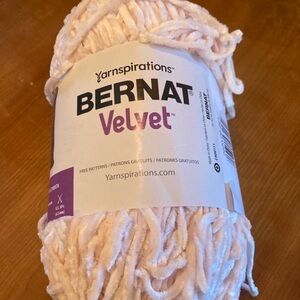 NIW Bernat Velvet Yarn in Blush Pink